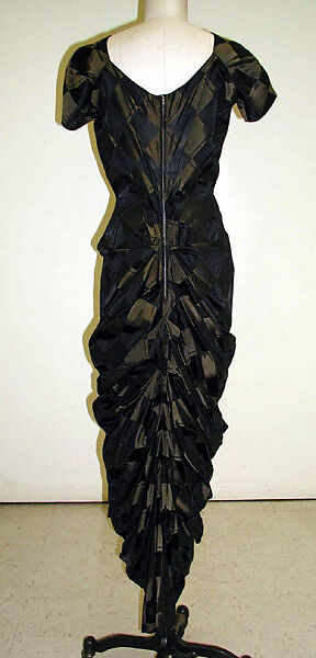 Evening dress, Elsa Schiaparelli (Italian, 1890–1973), silk, metal, French
