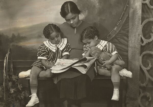 [Family Group with Newspaper], James Van Der Zee (American, Lenox, Massachusetts 1886–1983 Washington, D.C.), Gelatin silver print 