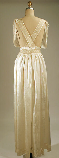 Nightgown, silk, cotton, probably American