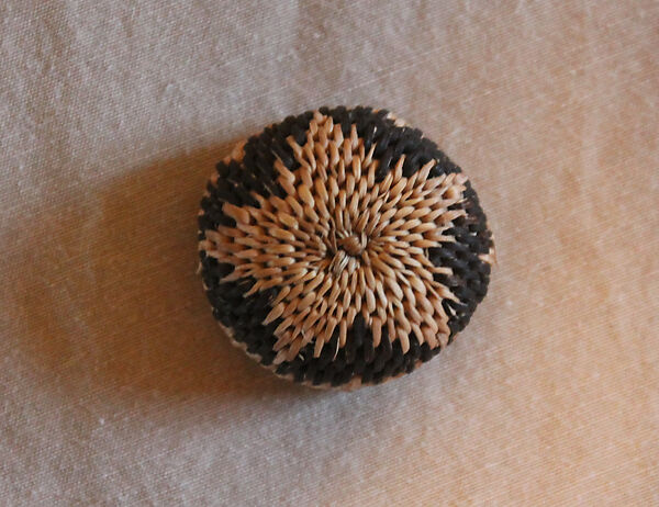 Miniature one-rod coiled basket, Clint McKay  Dry Creek Pomo/Wappo/Wintun (Sonoma County, California), Willow shoot foundation, sedge root weft, and dyed bulrush root weft, Dry Creek Pomo/Wappo/Wintun (Sonoma County, California)