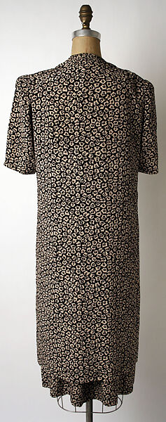 Ensemble, Edward Molyneux (French (born England), London 1891–1974 Monte Carlo), (a-c) silk (?)
(d) leather, French