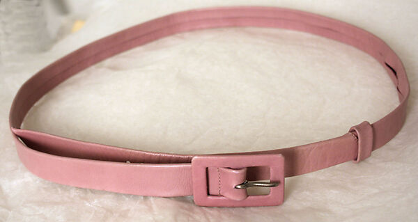 Ensemble, Edward Molyneux (French (born England), London 1891–1974 Monte Carlo), (a-c) silk (?)
(d) leather, French