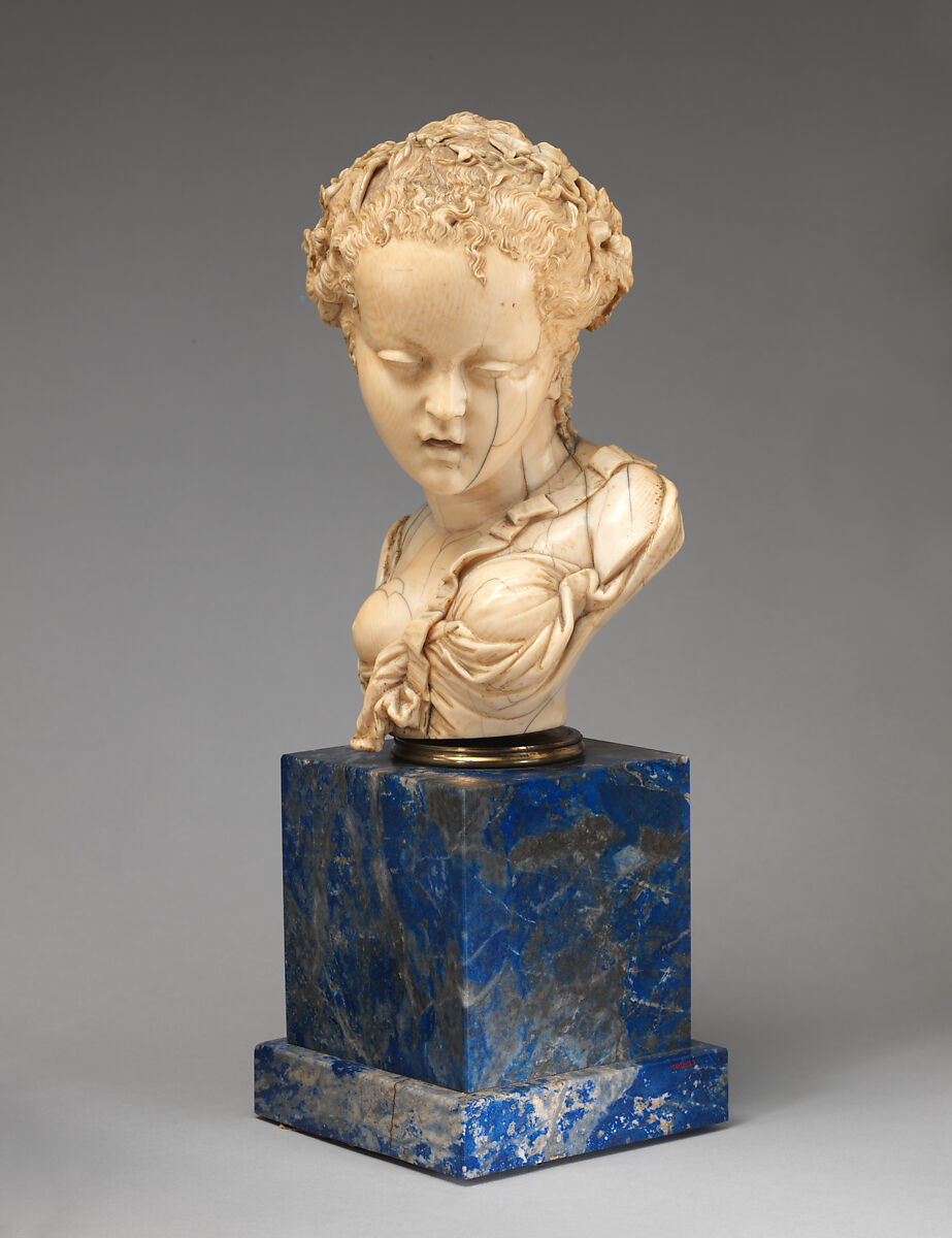 Bust of a girl (Flora?), Ivory, carved and chiseled; socle: sodalite with molded bronze base (not original, French, possibly Dieppe