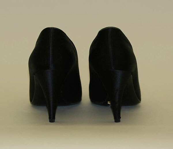 Evening ensemble, Bill Blass Ltd. (American, founded 1970), (a,b) wool, plastic
(c,d) leather
(e) synthetic pearls
(f,g) silk, leather
(h,i) plastic, glass, American