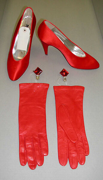 Evening ensemble, Bill Blass Ltd. (American, founded 1970), (a) wool
(b) silk
(c, d)leather
(e, f) silk, leather
(h, i) plastic, glass, American