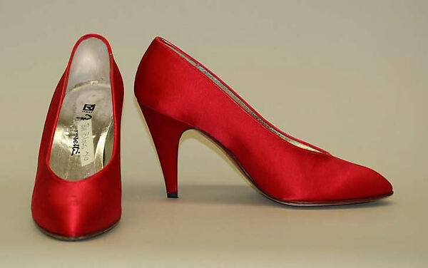 Evening ensemble, Bill Blass Ltd. (American, founded 1970), (a) wool
(b) silk
(c, d)leather
(e, f) silk, leather
(h, i) plastic, glass, American