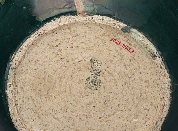 Vase with landscape, Doulton Manufactory (British), "Barbotine” glazed stoneware, British, Burslem