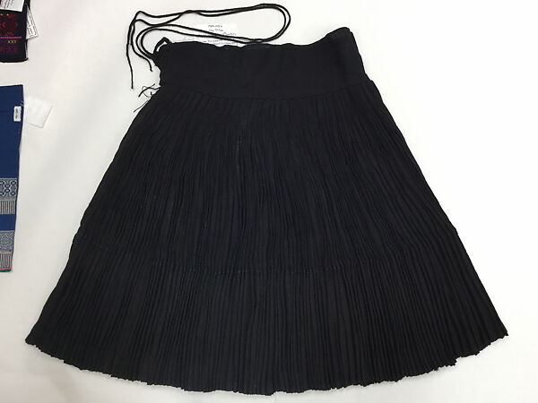 Ensemble, (a–c, e–i) cotton
(d) bast fiber, China (Miao)