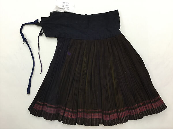 Ensemble, (a, b) cotton
(c) silk, cotton, China (Hmong)