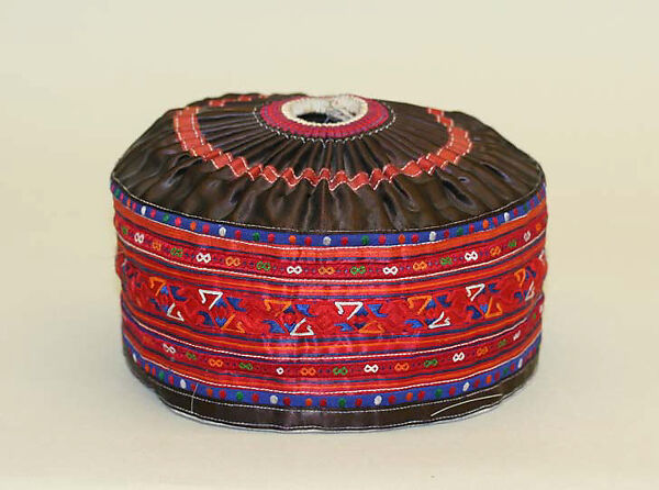 Ensemble, (a, b) cotton
(c) silk, cotton, China (Hmong)