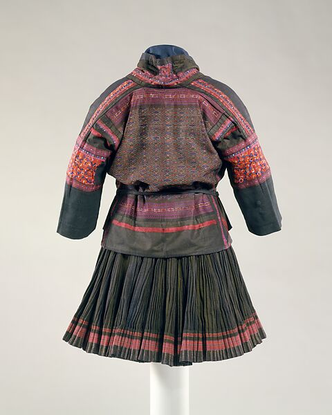Ensemble, (a, b) cotton
(c) silk, cotton, China (Hmong)