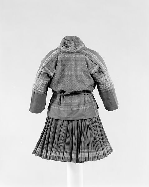 Ensemble, (a, b) cotton
(c) silk, cotton, China (Hmong)