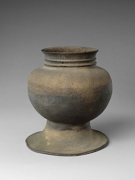 Pedestal jar with short neck, Stoneware, Korea