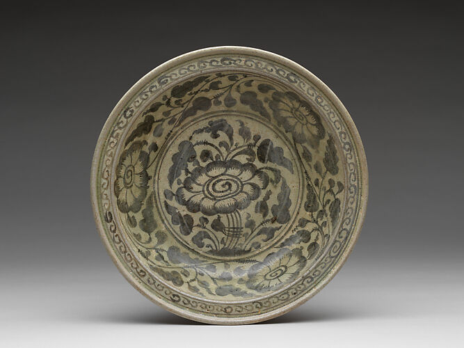 Bowl with peony design