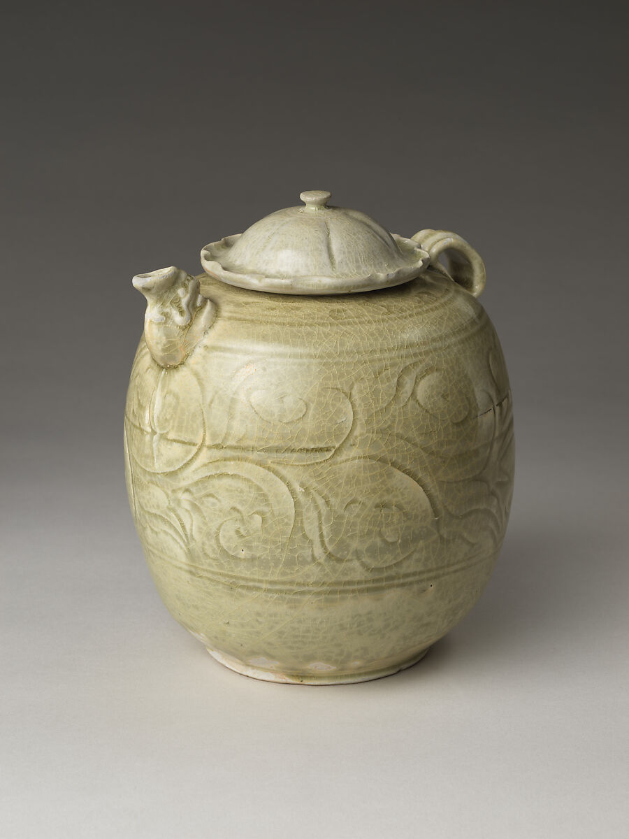 Ewer with makara spout with lotus-form cover, Stoneware with incised floral décor and green glaze, Vietnam, Hong River region 