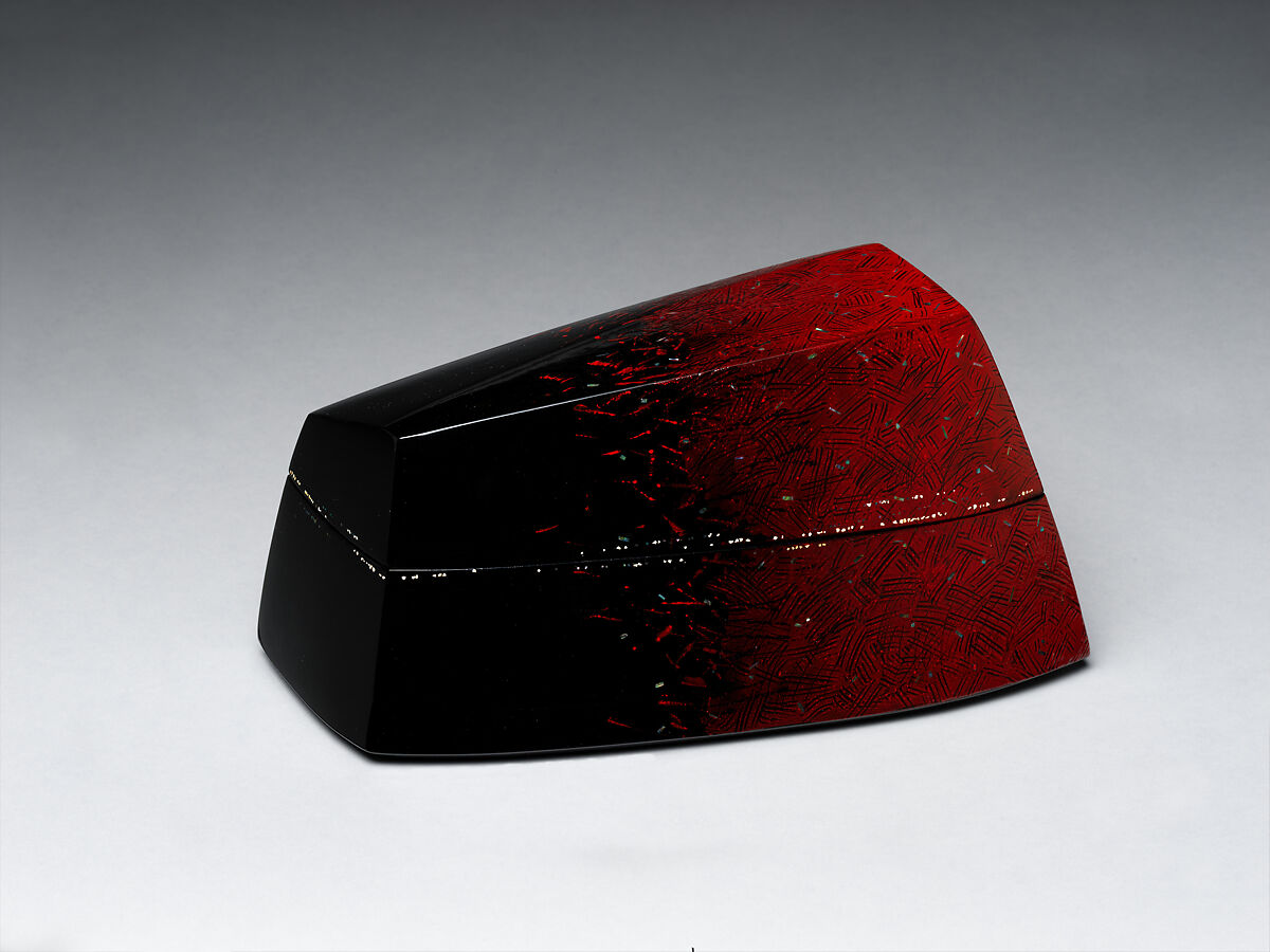 Box with Many Angles, Kim Seol (Korean, born 1955), Ottchil lacquer, hemp, quail eggshell, tofu, and abalone shell, Korea