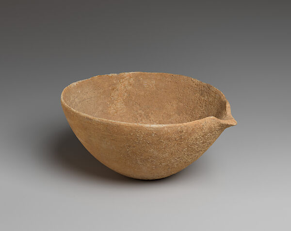 Marble spouted bowl