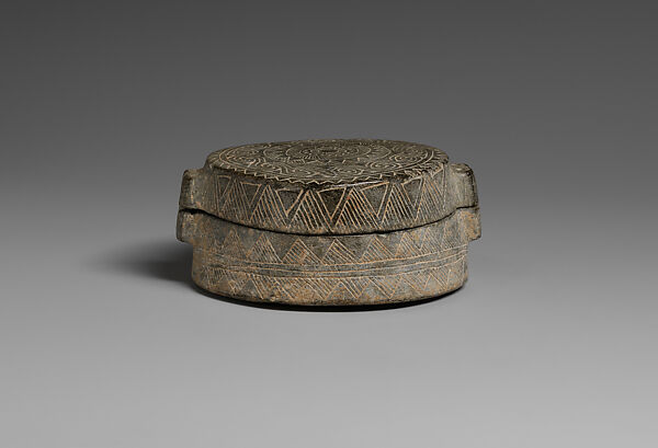 Chlorite pyxis (box), Chlorite, Greek