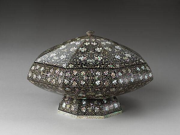 Octagonal vessel with cover decorated with peonies, Sohn Daehyun (Korean, born 1949), Ottchil lacquer, red pine, hemp, red clay, and mother-of-pearl, Korea 