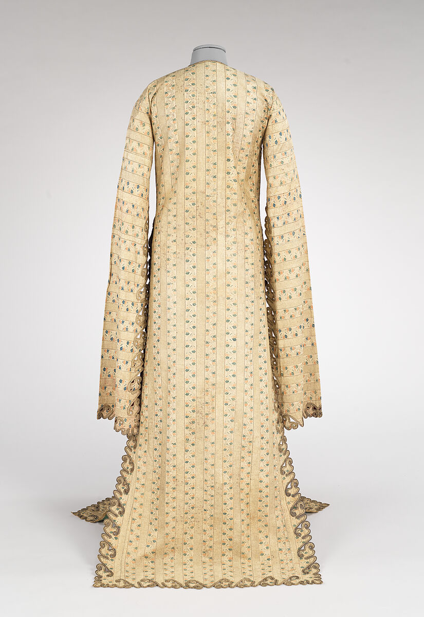 Uçetek Entari, Metal wrapped thread; brocaded