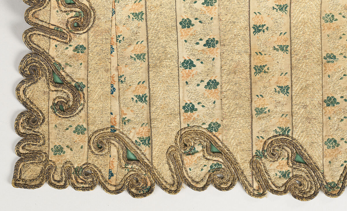 Uçetek Entari, Metal wrapped thread; brocaded