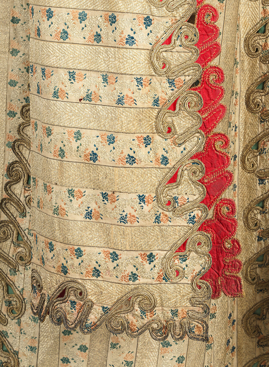 Uçetek Entari, Metal wrapped thread; brocaded