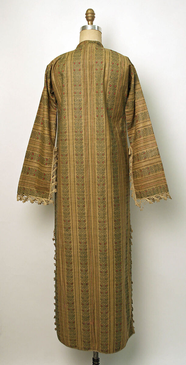 Uçetek Entari, Cotton, silk, metal wrapped thread; embroidered