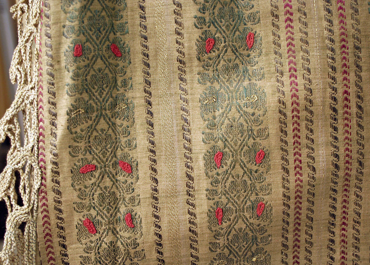 Uçetek Entari, Cotton, silk, metal wrapped thread; embroidered