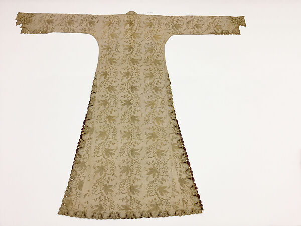 Uçetek Entari, Silk, metal wrapped thread; embroidered