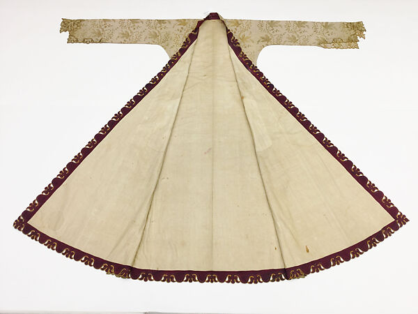 Uçetek Entari, Silk, metal wrapped thread; embroidered