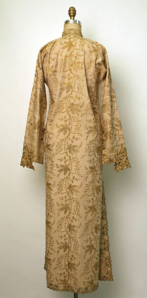 Uçetek Entari, Silk, metal wrapped thread; embroidered