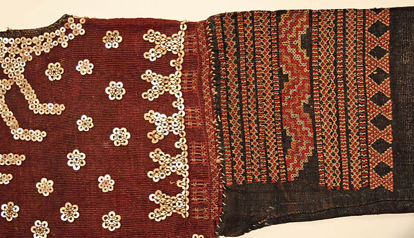 Ensemble, (a–c) abaca
(d) metal, animal hair, Mindanao Island