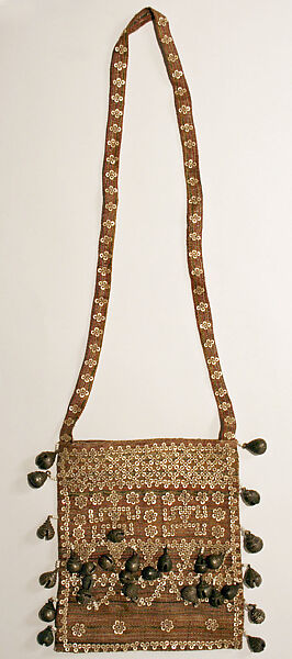 Ensemble, (a–c) abaca
(d) metal, animal hair, Mindanao Island