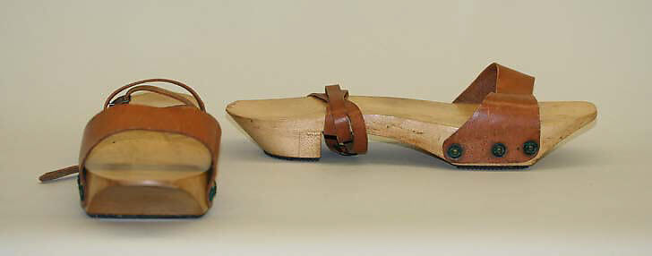 Ensemble, wool, cotton, wood