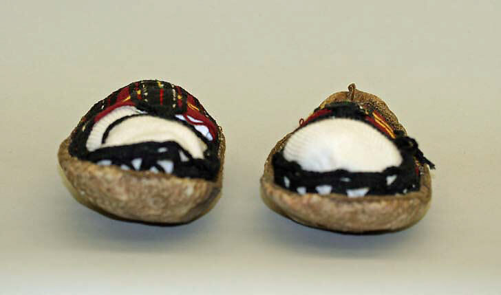 Ensemble, wool, cotton, metallic thread, ramie, animal skin, glass