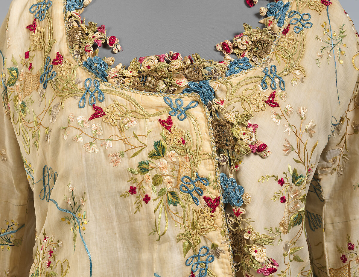 Uçetek Entari, [no medium available]; embroidered