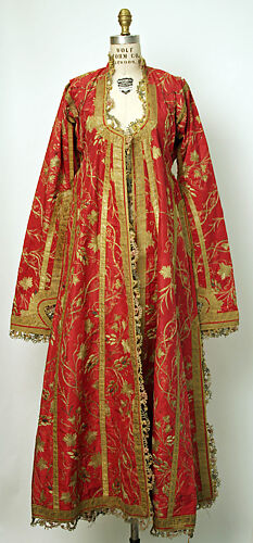 Uçetek Entari or Three-Skirt Robe