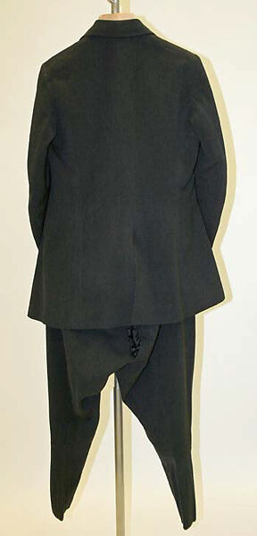 Riding habit, (a, b) Busvines &amp; Co. Paris (French), (a-c) wool
(d) linen
(e-h) cotton
(i) wool
(j, k) leather
(l-q) wood, French