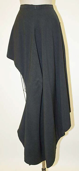 Riding habit, (a, b) Busvines &amp; Co. Paris (French), (a-c) wool
(d) linen
(e-h) cotton
(i) wool
(j, k) leather
(l-q) wood, French