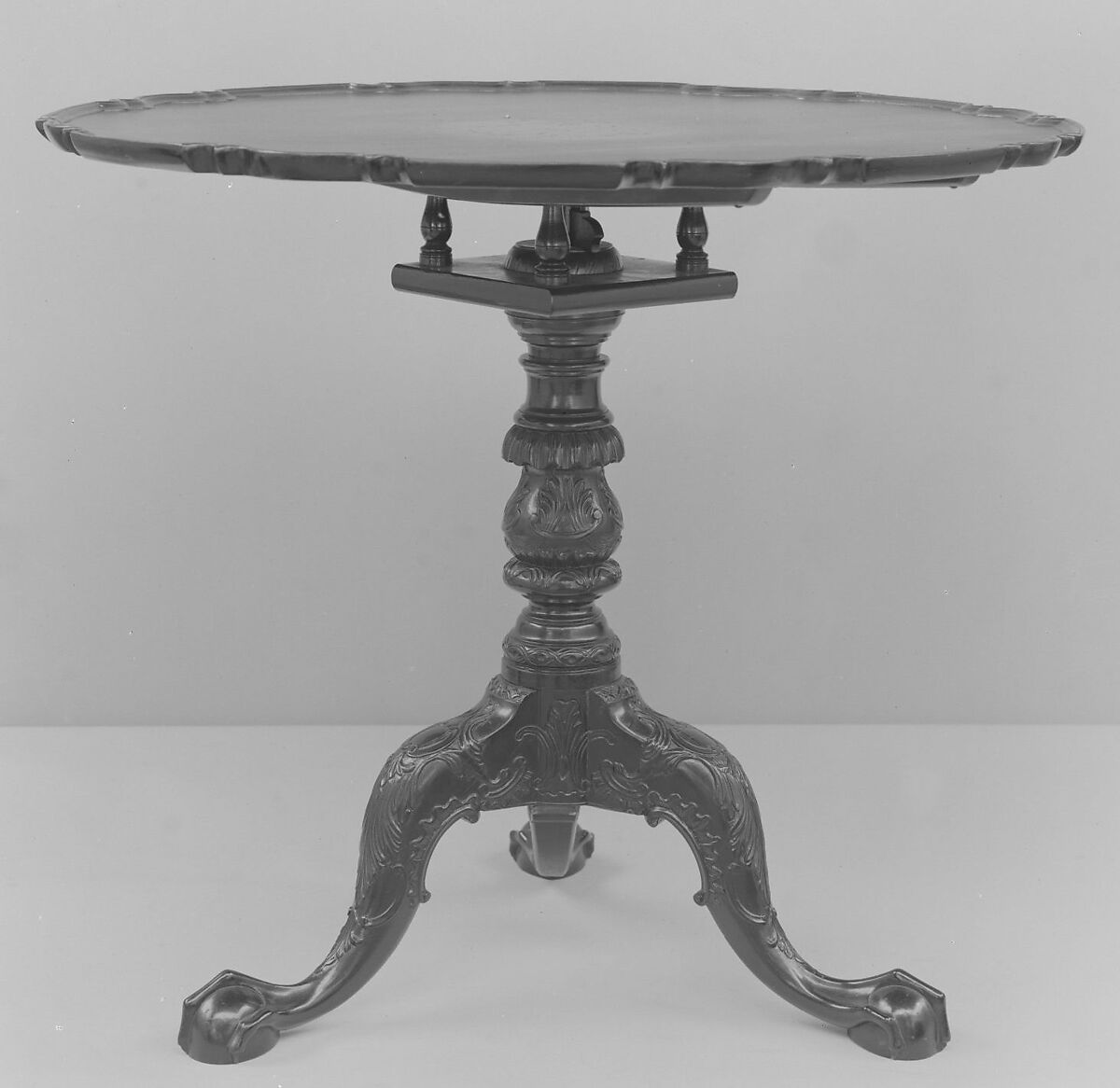 Tilt-top Tea Table, Mahogany, American 