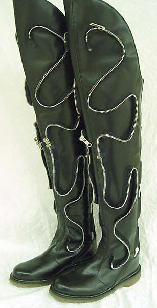 Boots, Dr. Martens (British, founded 1960), (a, b) leather, elastic, rubber, British