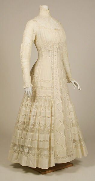 Dress, (a) cotton, American