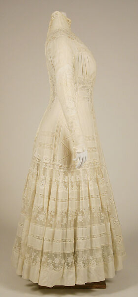 Dress, (a) cotton, American