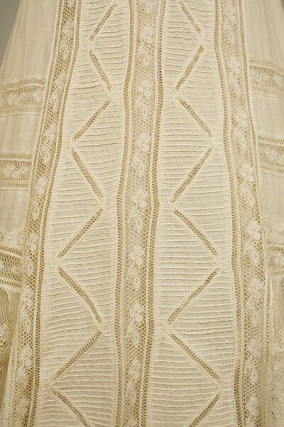 Dress, (a) cotton, American