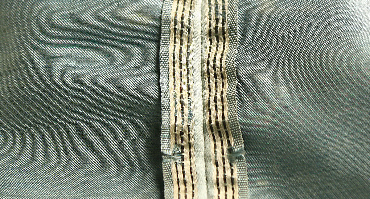 Robe à la française, silk, British