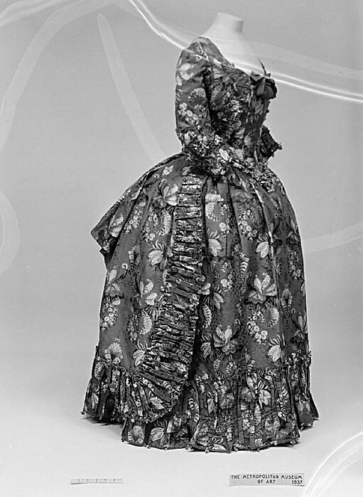 Robe à la polonaise, silk, French