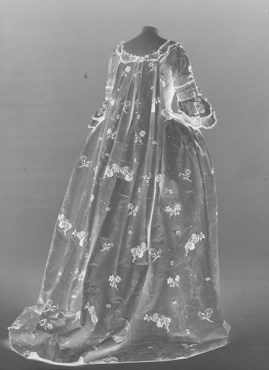 Robe à la française, silk, British