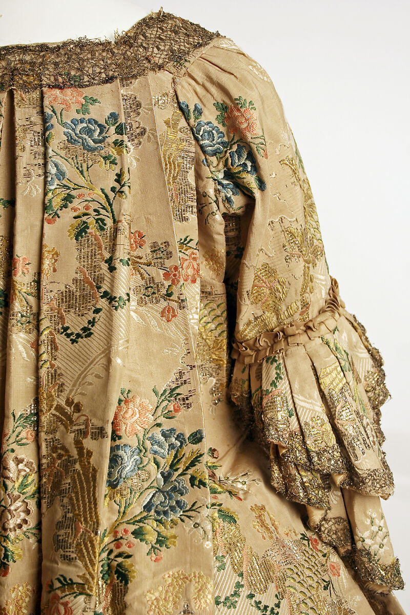 Robe, silk, metallic, French