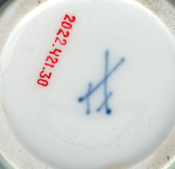 Vase with snowdrops, Meissen Manufactory (German, 1710–present), Glazed porcelain, German, Meissen