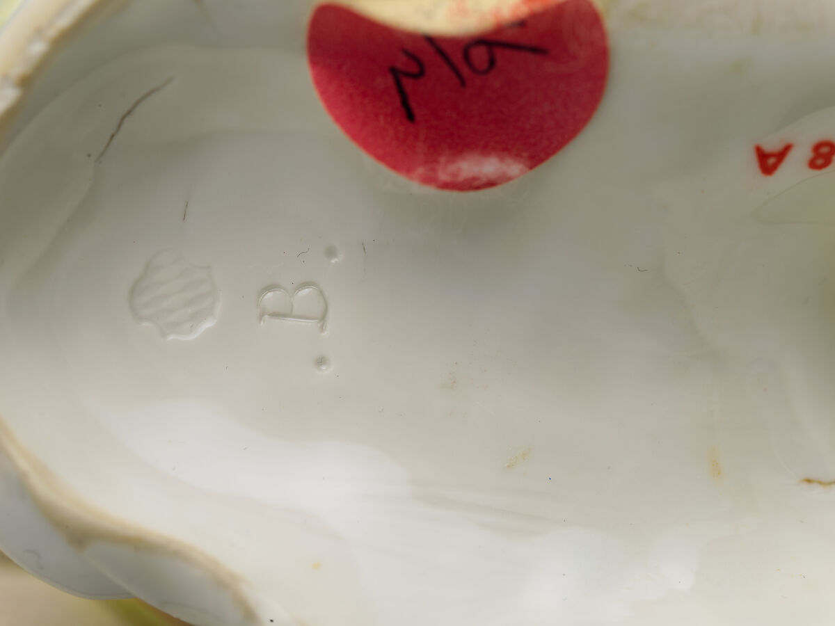 Sugar box (one of a pair), Nymphenburg Porcelain Manufactory (German, 1747–present), Hard-paste porcelain, German, Nymphenburg